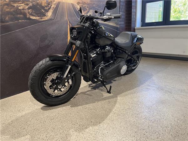FXFBS Softail Fat Bob 114 JEKILL & HIDE