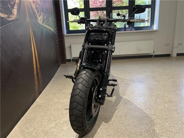 FXFBS Softail Fat Bob 114 JEKILL & HIDE