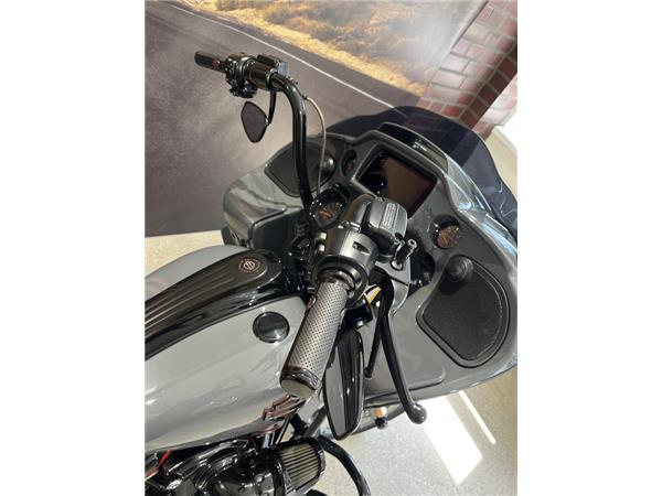 FLTRXSE CVO ROAD GLIDE KessTech Don Performance