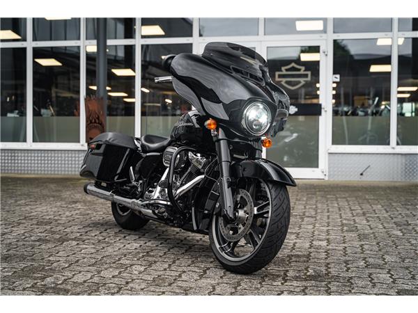 Harley-Davidson Kiel FLHXS Street Glide Special 107 - Jekill&Hyde -