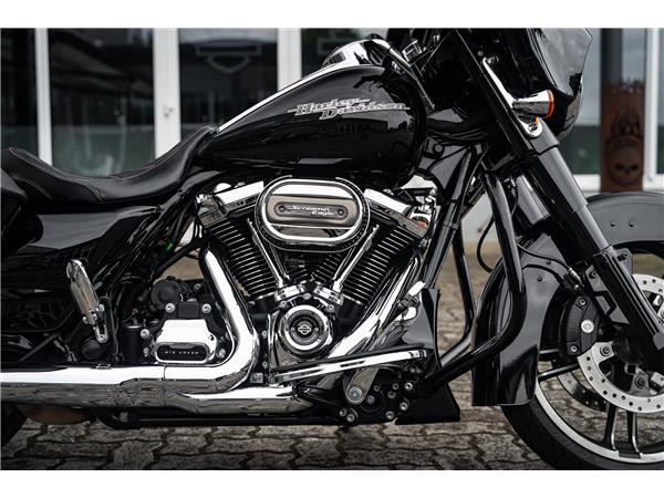 Harley-Davidson Kiel FLHXS Street Glide Special 107 - Jekill&Hyde -