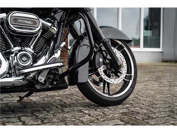 Harley-Davidson Kiel FLHXS Street Glide Special 107 - Jekill&Hyde -