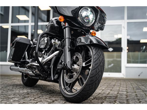Harley-Davidson Kiel FLHXS Street Glide Special 107 - Jekill&Hyde -