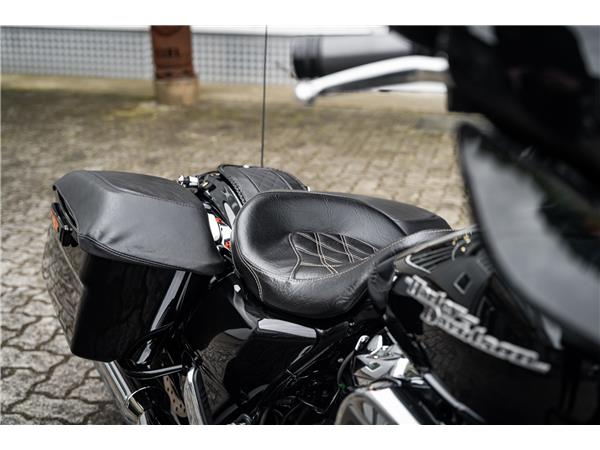 Harley-Davidson Kiel FLHXS Street Glide Special 107 - Jekill&Hyde -