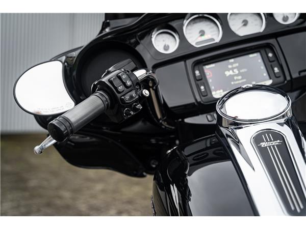 Harley-Davidson Kiel FLHXS Street Glide Special 107 - Jekill&Hyde -