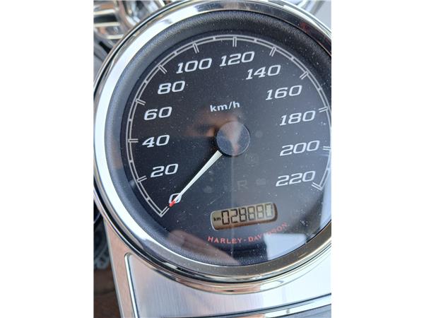 2021 HARLEY-DAVIDSON ROAD KING