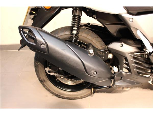 YAMAHA N-MAX 125