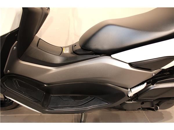 YAMAHA N-MAX 125