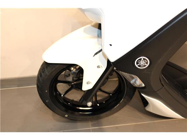 YAMAHA N-MAX 125