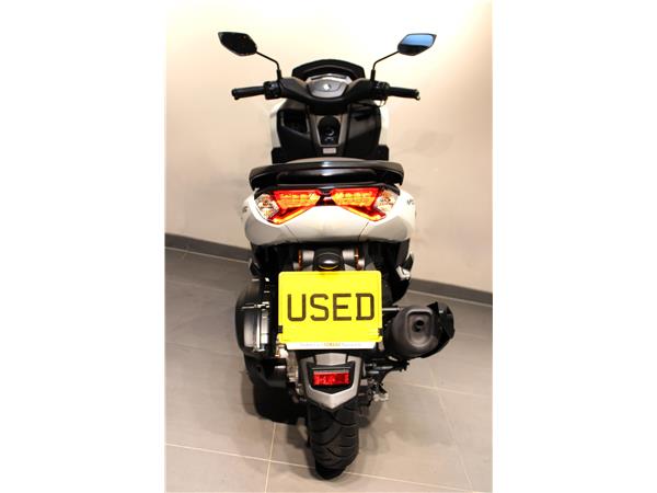 YAMAHA N-MAX 125
