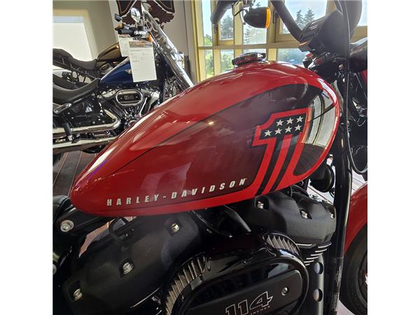 Harley-Davidson Softail-Cruiser STREET BOB 114