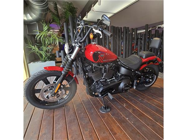 Harley-Davidson Softail-Cruiser STREET BOB 114