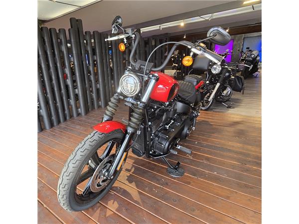 Harley-Davidson Softail-Cruiser STREET BOB 114