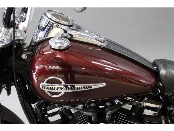 2018 HARLEY-DAVIDSON HERITAGE CLASSIC 107
