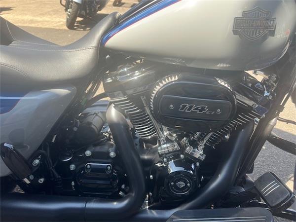  HARLEY-DAVIDSON STREET GLIDE SPECIAL