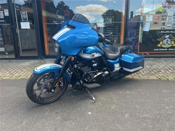  HARLEY-DAVIDSON STREET GLIDE ST
