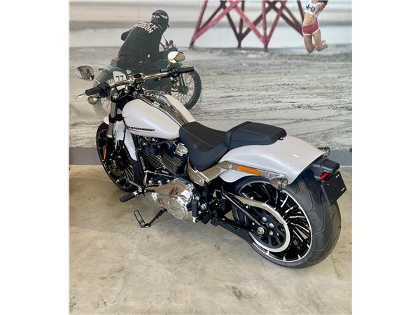 2024 HARLEY-DAVIDSON BREAKOUT