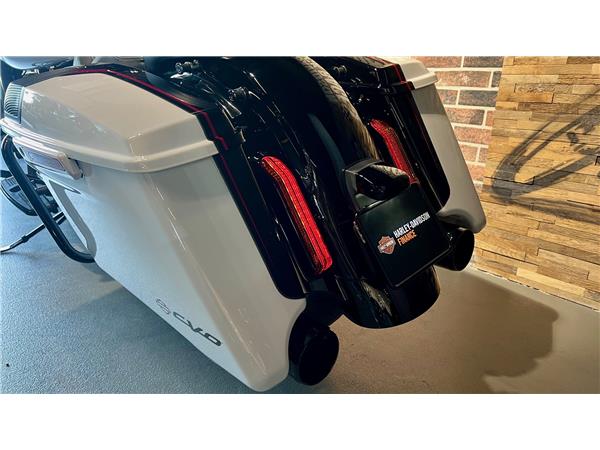 2021 harley-davidson FLHXSE Street Glide CVO 117