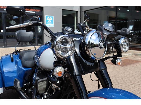 2024 HARLEY-DAVIDSON TRIKE FLRT FREEWHEELER