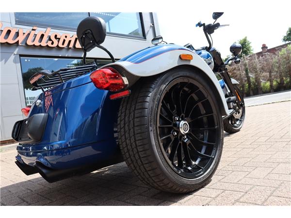 2024 HARLEY-DAVIDSON TRIKE FLRT FREEWHEELER