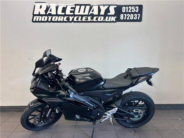 2025 YAMAHA YZF R125