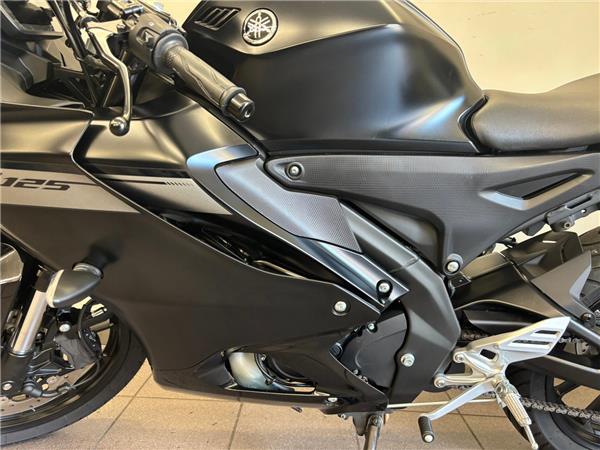 2025 YAMAHA YZF R125