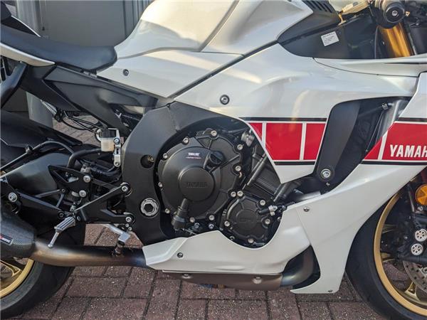 2023 Yamaha R1
