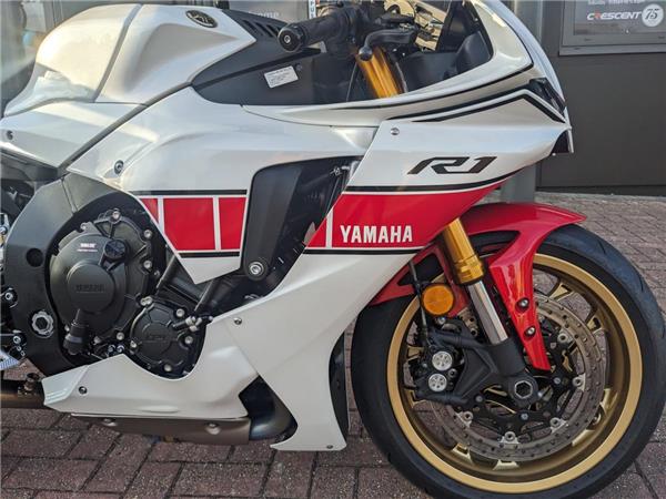2023 Yamaha R1