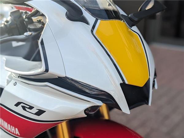 2023 Yamaha R1