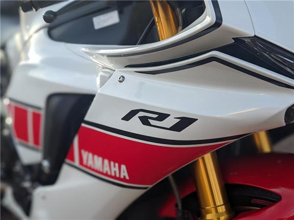2023 Yamaha R1