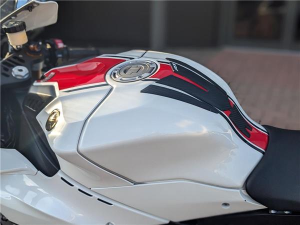2023 Yamaha R1