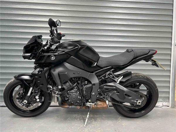 2022 Yamaha MT-10 BLACK