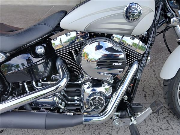 2017 HARLEY-DAVIDSON BREAKOUT