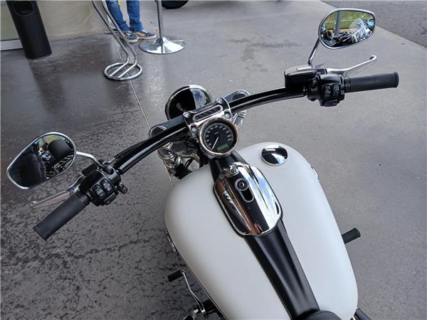 2017 HARLEY-DAVIDSON BREAKOUT