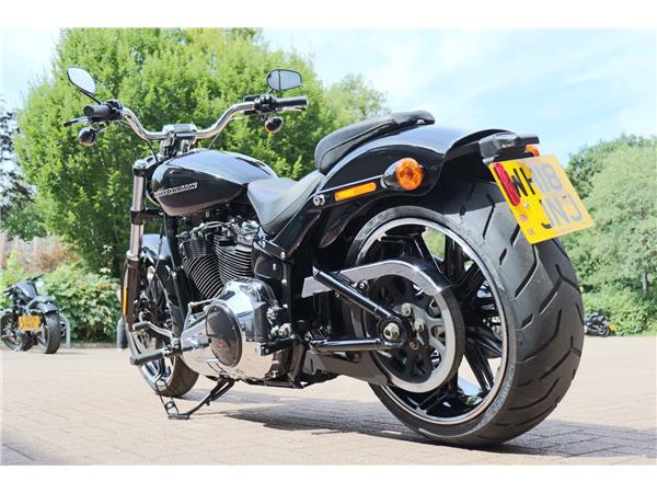 2018 HARLEY-DAVIDSON SOFTAIL FXBR BREAKOUT