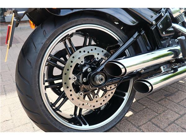 2018 HARLEY-DAVIDSON SOFTAIL FXBR BREAKOUT