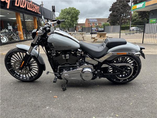 2024 HARLEY-DAVIDSON BREAKOUT 117 