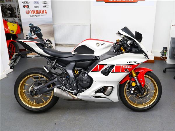 2023 Yamaha R7
