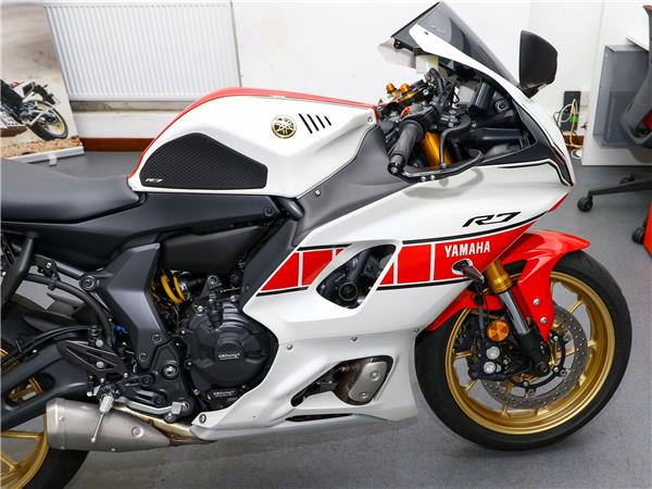 2023 Yamaha R7