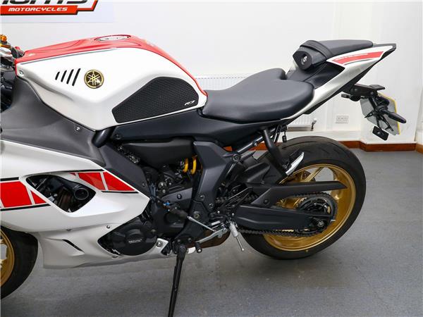2023 Yamaha R7