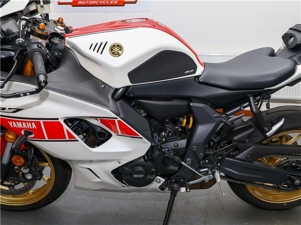 2023 Yamaha R7