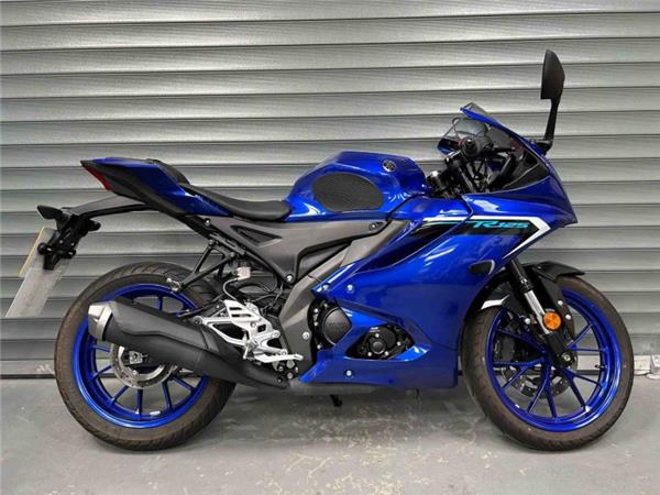 2025 Yamaha YZFR125 BLUE