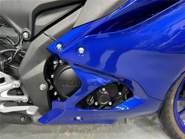 2025 Yamaha YZFR125 BLUE