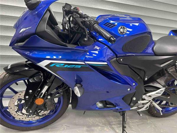 2025 Yamaha YZFR125 BLUE