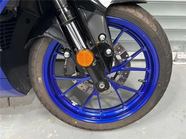 2025 Yamaha YZFR125 BLUE