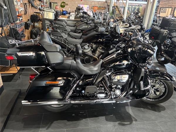 2018 Ultra Glide Limited 107