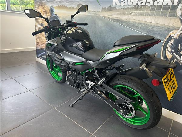 2025 Kawasaki Z500