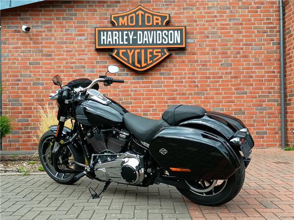FLSB Softail Sport Glide 