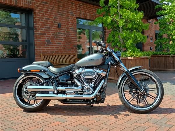 FXBRS Softail Breakout 114 