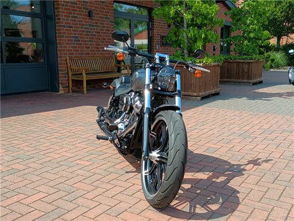FXBRS Softail Breakout 114 